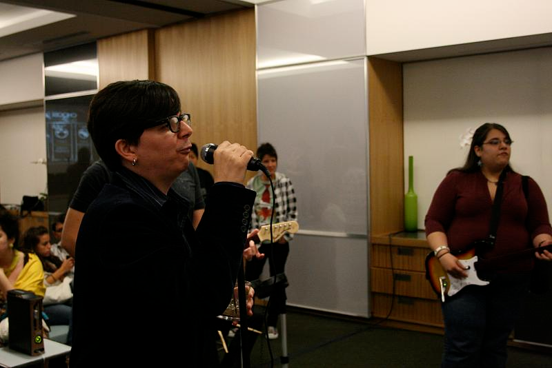 Illustration for article titled Chicago Gizmodo Party, In Photos